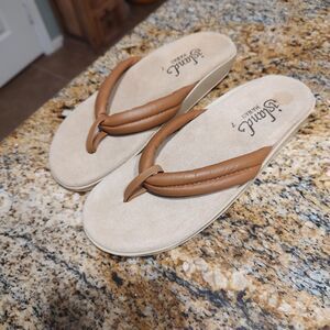 Island Hawaii Women's Size 7 Brown Flat Thong Sandals Comfort Flip Flops